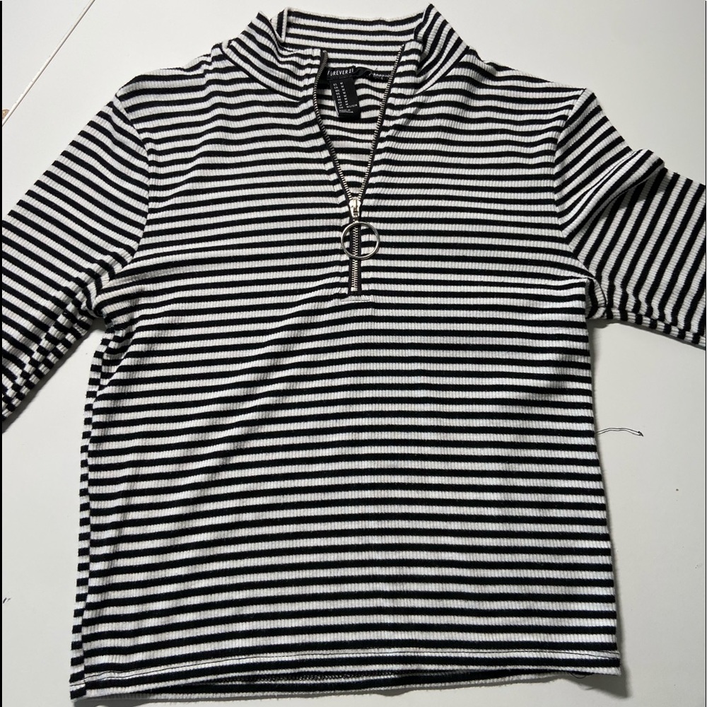 Striped long sleeve shirt with cool ziper